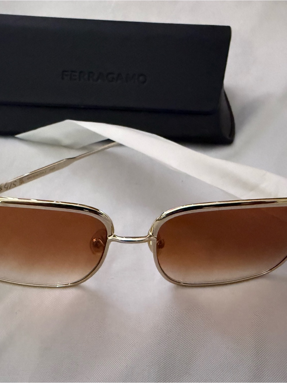 Ferragamo Gold Frame Honey Gradient Lens Sunglasses - Picture 2 of 4